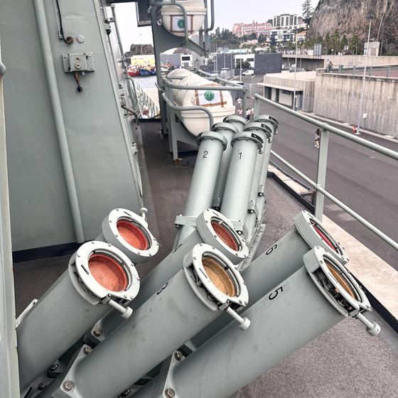 Hafen und Museumsschiff – Technik, Deck und Brücke