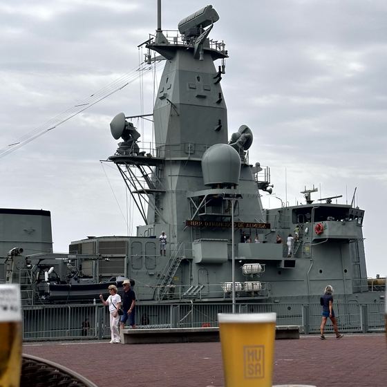 Hafen und Museumsschiff – Technik, Deck und Brücke