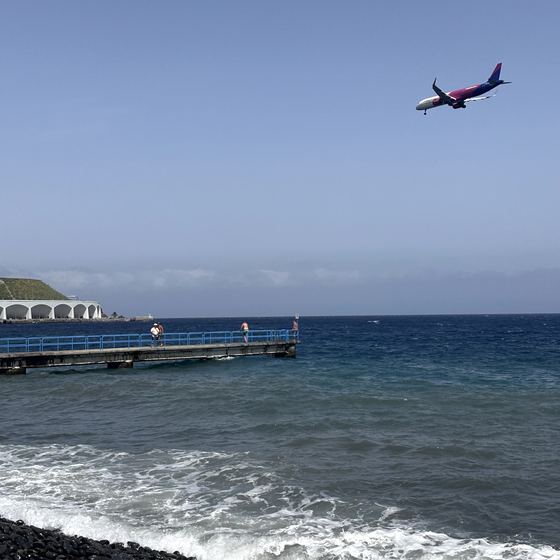 Letzte Küstenstopps – Strand, Meer und Flugzeuge an der Küste