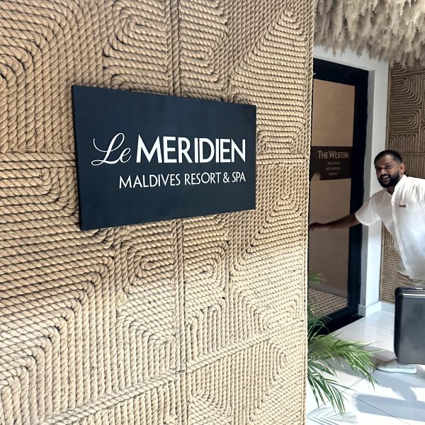 Anreise über Dubai und Ankunft im Paradies