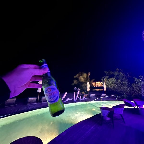 Erster voller Inseltag: Beach Villa, Strand und Riviera Tapas