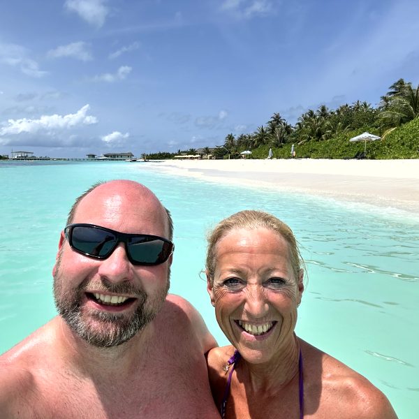 Strandtag, Palmen und Riviera-Abend