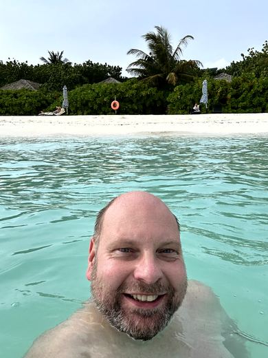 Anreise über Dubai und Ankunft im Paradies