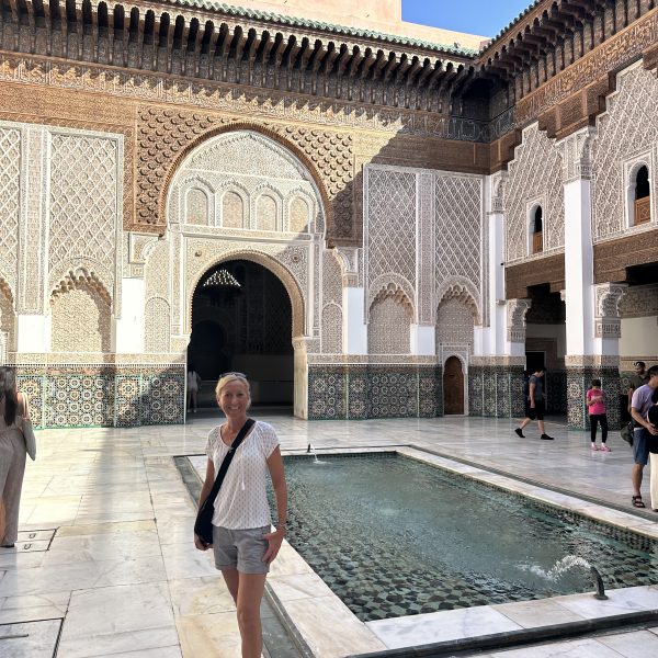 Erste Souks und Farben Marrakeschs
