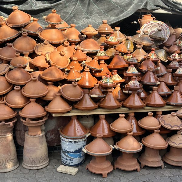 Erste Souks und Farben Marrakeschs