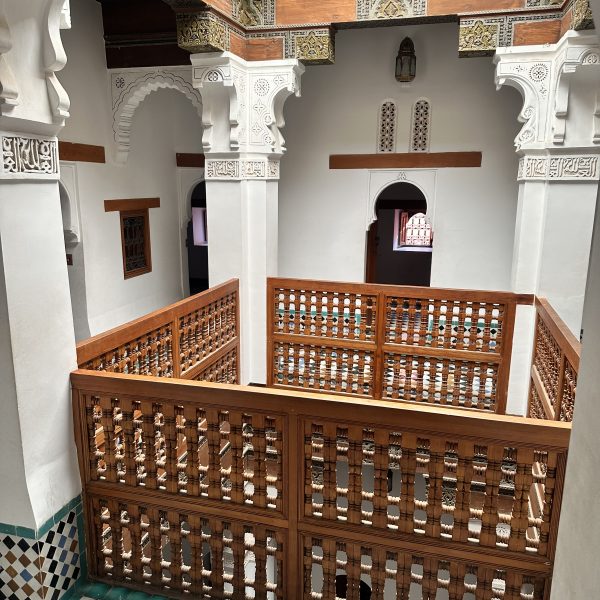 Erste Souks und Farben Marrakeschs