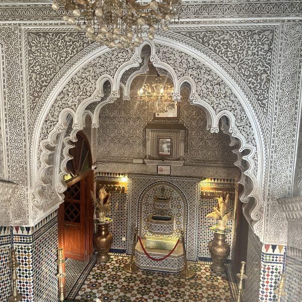 Erste Souks und Farben Marrakeschs