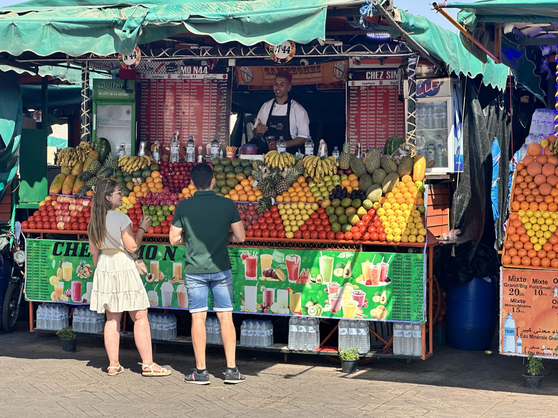 Erste Souks und Farben Marrakeschs