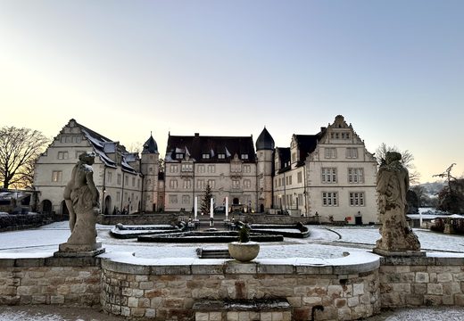 Schlosspark und Außenansichten
