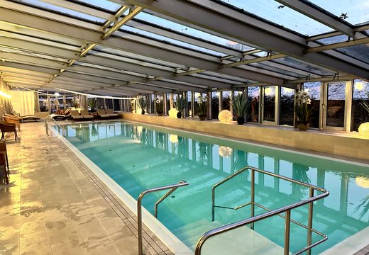 Wellnessbereich und Pool