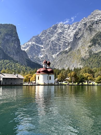 St. Bartholomä und Seeufer