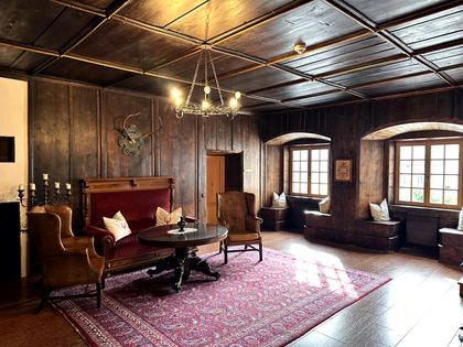 Schloss Mittersill, Jagdzimmer und Abend im Schloss