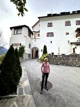 Schloss Mittersill, Jagdzimmer und Abend im Schloss
