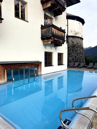 Schloss Mittersill, Jagdzimmer und Abend im Schloss
