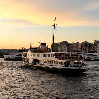 Großer Basar, Bosporus und Abendlicht