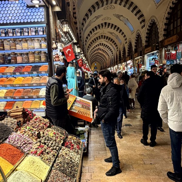 Großer Basar, Bosporus und Abendlicht