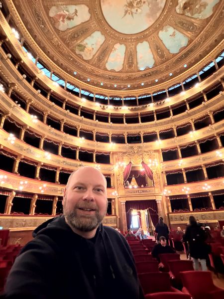 Morgendliches Palermo und Teatro Massimo