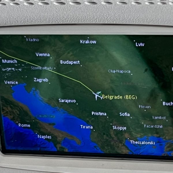 Ankunft in Sarajevo – Flug, Uber und Hotel Aziza