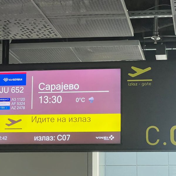 Ankunft in Sarajevo – Flug, Uber und Hotel Aziza