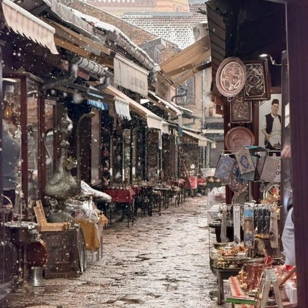 Verschneite Altstadt, Kovači-Hänge und bosnischer Kaffee