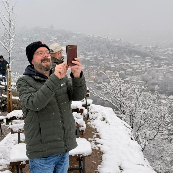 Verschneite Altstadt, Kovači-Hänge und bosnischer Kaffee