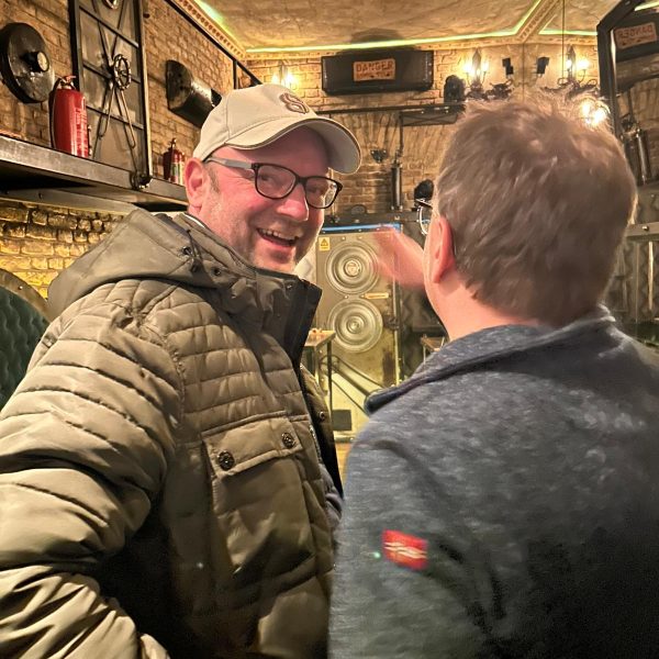 Nachmittag zwischen Essen, Bier, Wein und alten Bars