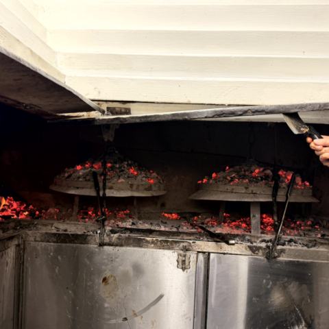 Baščaršija, Gassen und heißer Sač aus der Glut
