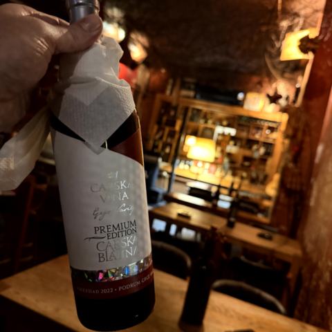 Nachmittag zwischen Essen, Bier, Wein und alten Bars
