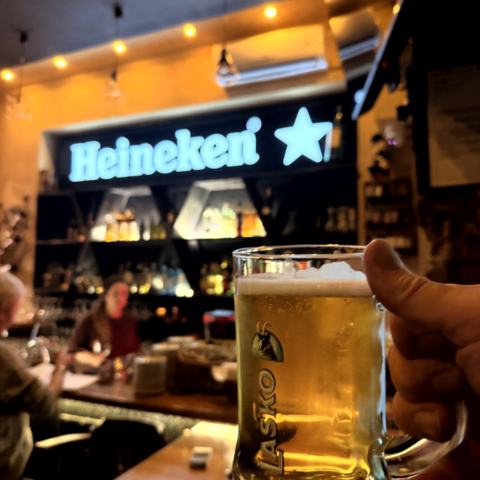 Samstagabend – Bier, Schnaps und letzte Kneipenrunde