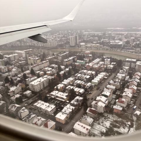 Ankunft in Sarajevo – Flug, Uber und Hotel Aziza