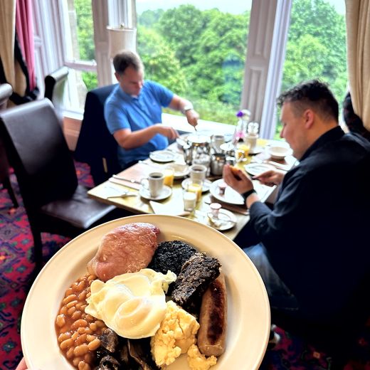 Frühstück im Atholl Palace – klassischer Start in den Tag