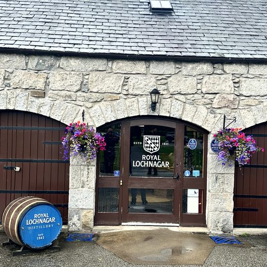 Royal Lochnagar – königliche Lage und Einblick in die Whiskyproduktion