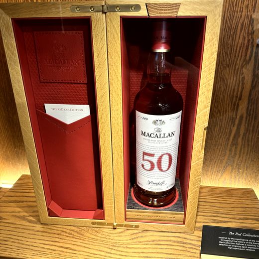 The Heart of the Spirit – Brennereihalle, Tastings und Ikonen im Glas