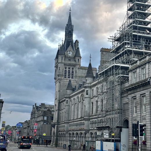 Aberdeen bei Nacht – Granitarchitektur, The Stag und ein letzter Snack