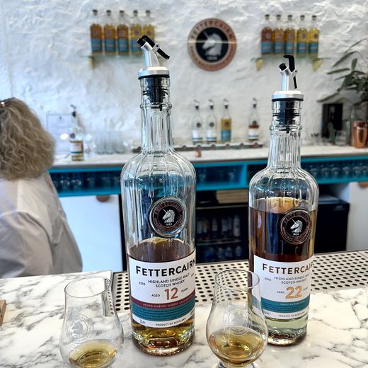 Fettercairn Distillery – kurzer Stopp mit markanter Architektur und zwei starken Drams