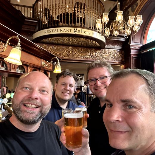 Ankunft in Edinburgh – erstes Pint in historischer Kulisse