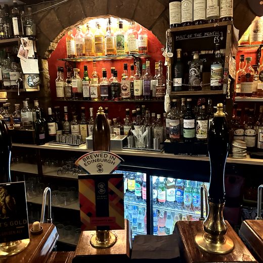 Greyfriars, Guildford-Arms-Flair und Live-Musik bis spät in die Nacht