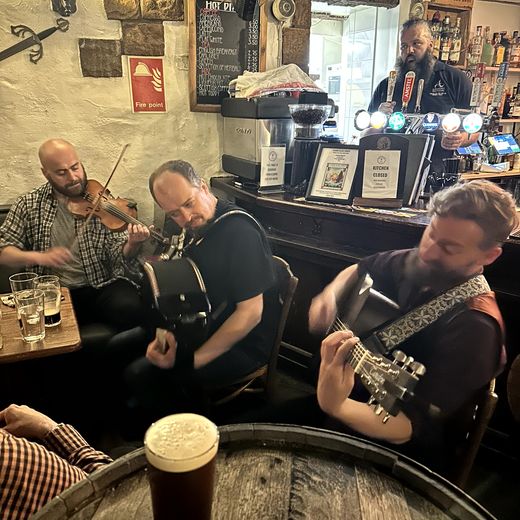 Greyfriars, Guildford-Arms-Flair und Live-Musik bis spät in die Nacht