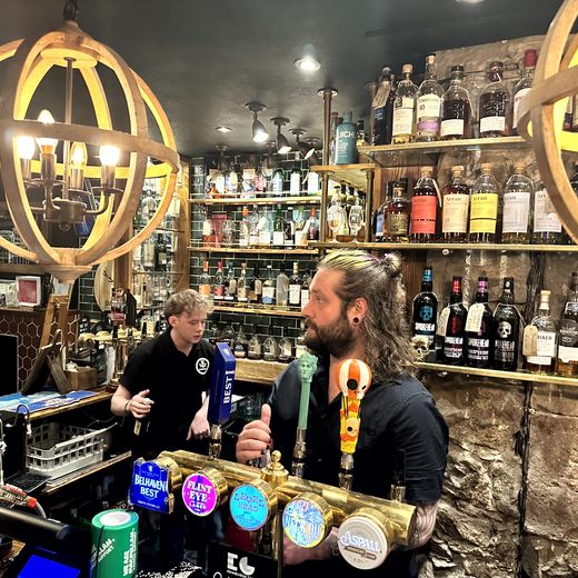 Greyfriars, Guildford-Arms-Flair und Live-Musik bis spät in die Nacht