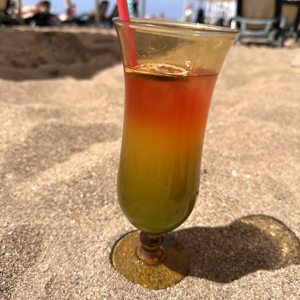 Strand, Pool und gemeinsamer Urlaubsmoment