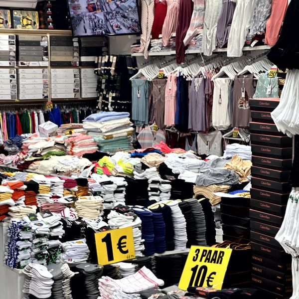 Abendlicher Bummel und Shopping-Eindrücke