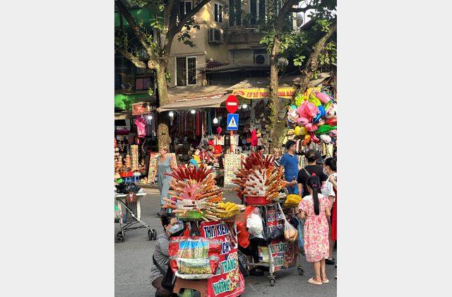 Erster Abend in Hanoi – Straßenküche, Hoan-Kiem-See und Bars