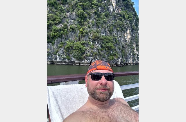 Einschiffung auf der Dschunke und Mittagessen an Bord
