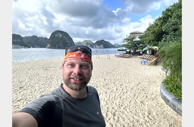 Morgen in der Halong-Bucht – Strand, Baden und letzte Ausblicke