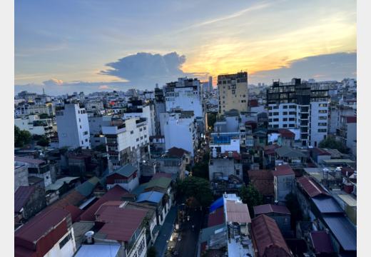 Hanoi-Abend vor dem Nachtzug – Rooftop, Tiger Beer und Straßenküche