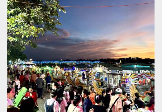Erster Abend in Hue – Nachtmarkt, Bánh khoái, Suppe und Craft Beer
