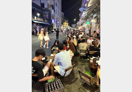 Hue-Abend mit Gruppe, Küche und Streetfood