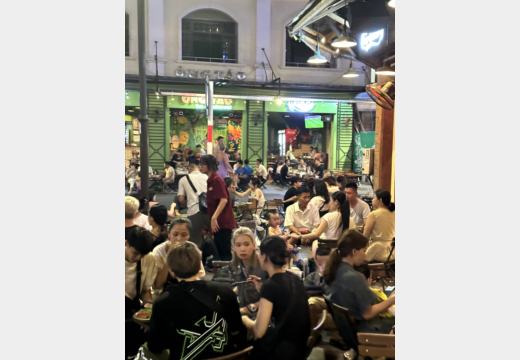 Hue-Abend mit Gruppe, Küche und Streetfood