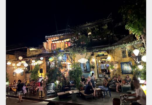 Hoi An bei Nacht – Laternen, Fluss und Nachtmarkt