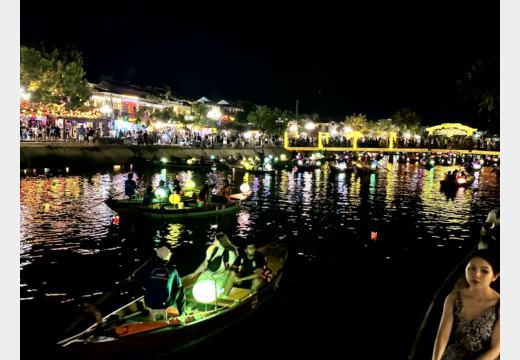 Hoi An bei Nacht – Laternen, Fluss und Nachtmarkt